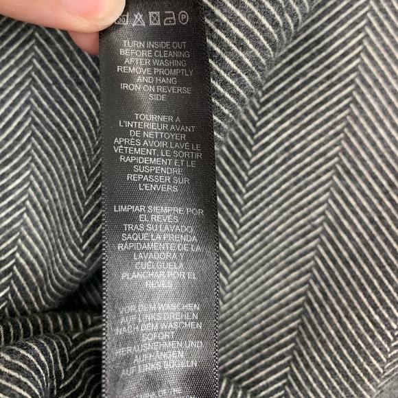 ASOS Black White Flutter Sleeve Blouse 4 - Picture 7 of 8